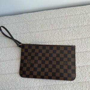 Louis Vuitton neverfull pouch monogram wristlet